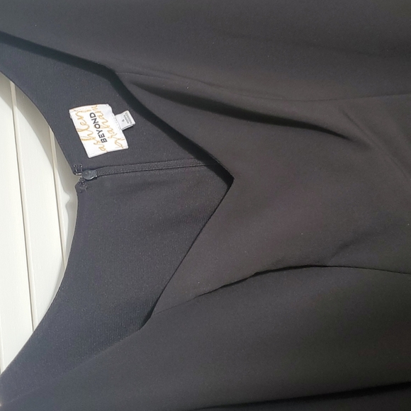 Little black dress - Picture 2 of 7